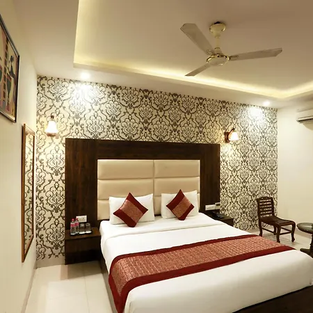 Airport Delhi Aerocity Inn Plaza New Delhi Exterior photo